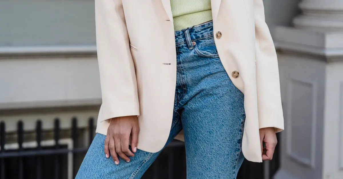 Comment porter la couleur pastel avec élégance